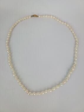 Natural White Circled Baroque Freshwater Cultured Pearl Necklace 5-6 Mm